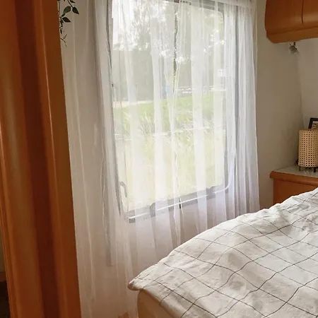Campsite Zafalowane Przyczepy *